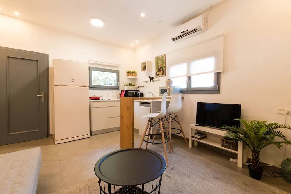 Lovely 1BR Apt in Neve Tzedek W Parking