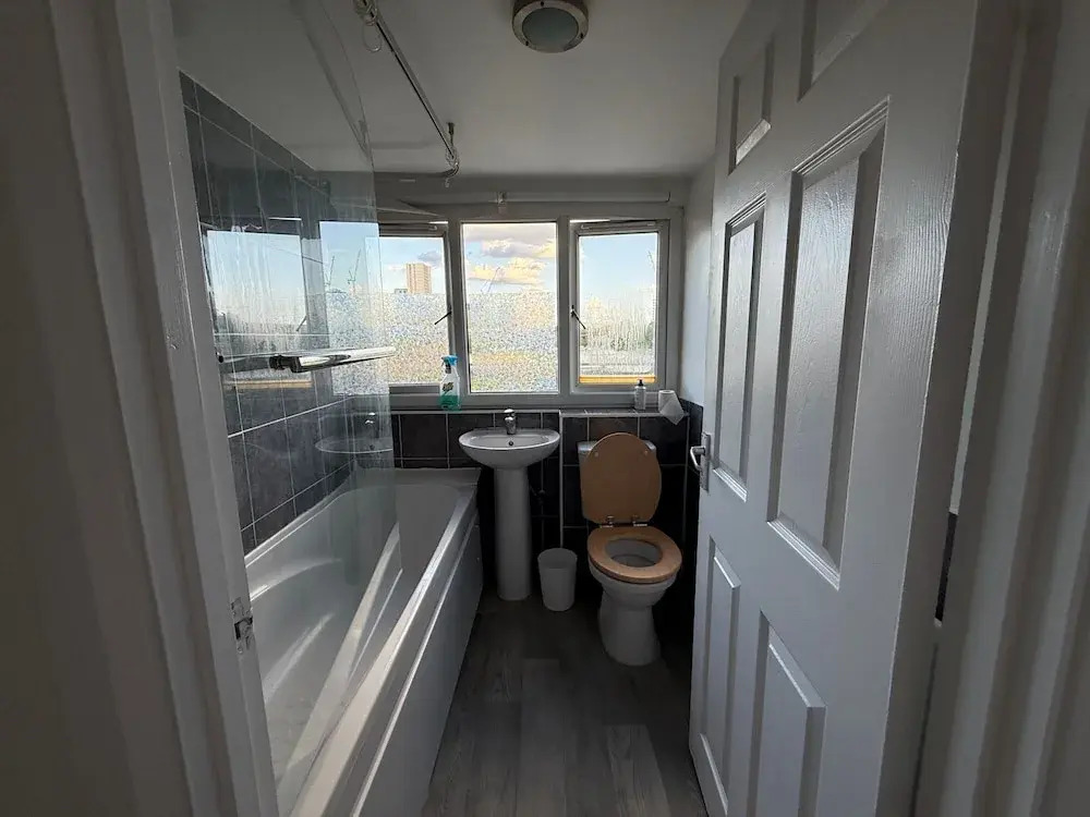 Duplex Sleeps 4 With Pets Allowed
