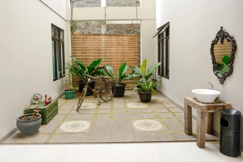RedDoorz Plus at Palagan Joglo Sersan Bajuri