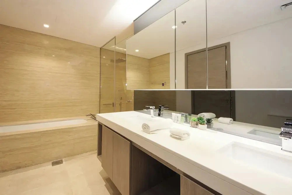 1 BR Burj Khalifa View Sterling East