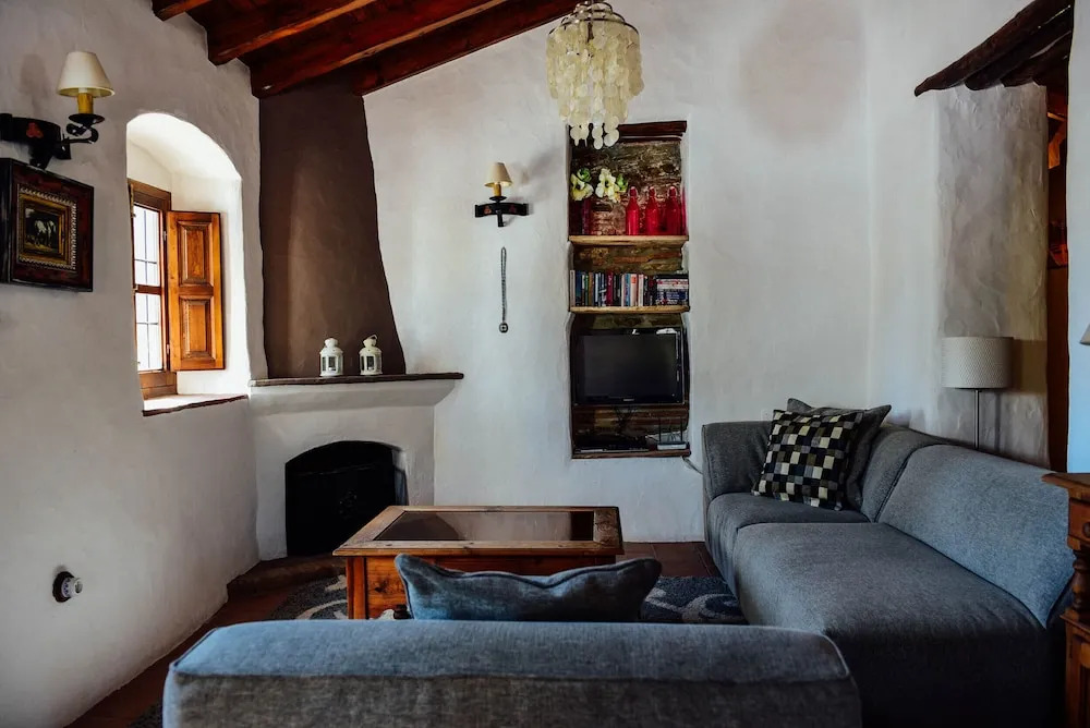 1145 Cortijo la Perla