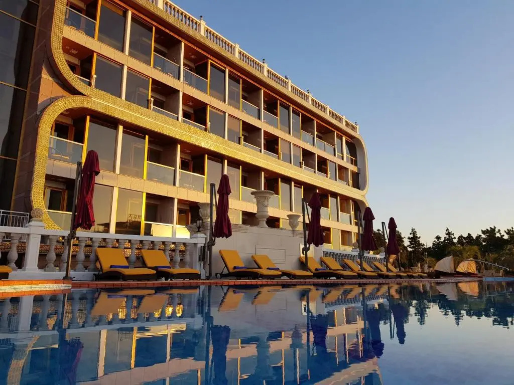 GoldOne Hotel & Suites