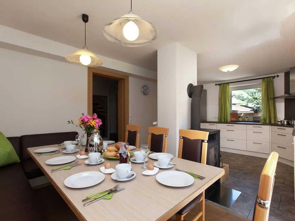 Chic Chalet near Ski Area in Bramberg am Wildkogel