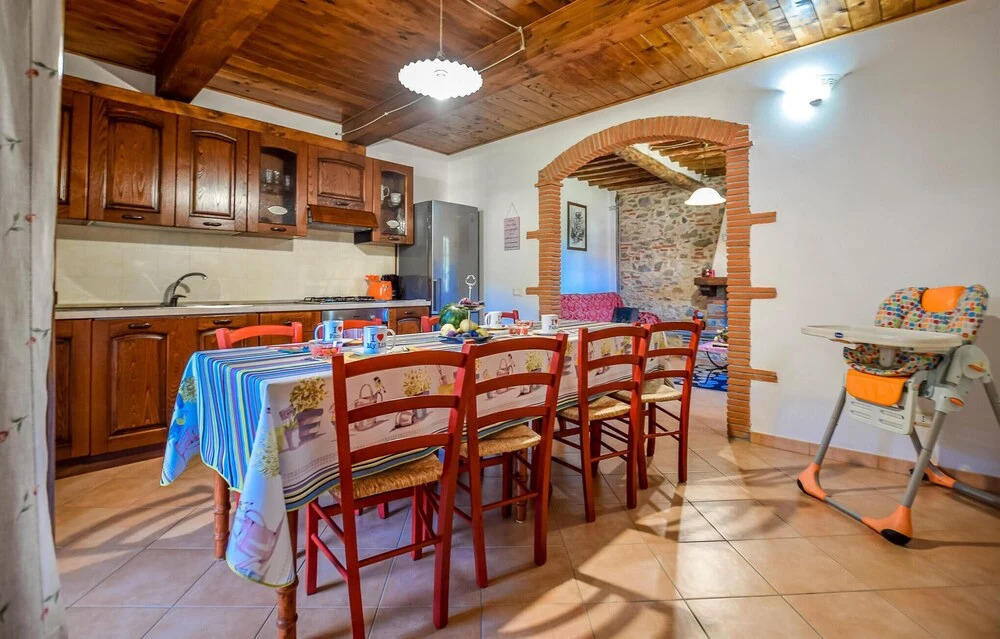 Awesome Home In Camaiore With Wifi