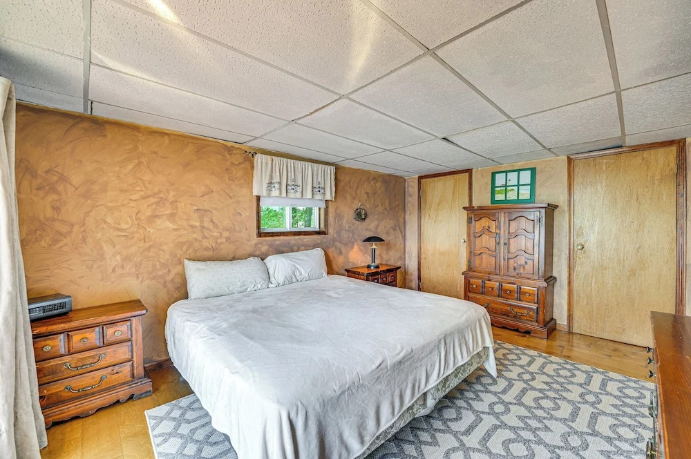 Quiet Cabin on Glen Lake w/ Boat Dock & Deck!