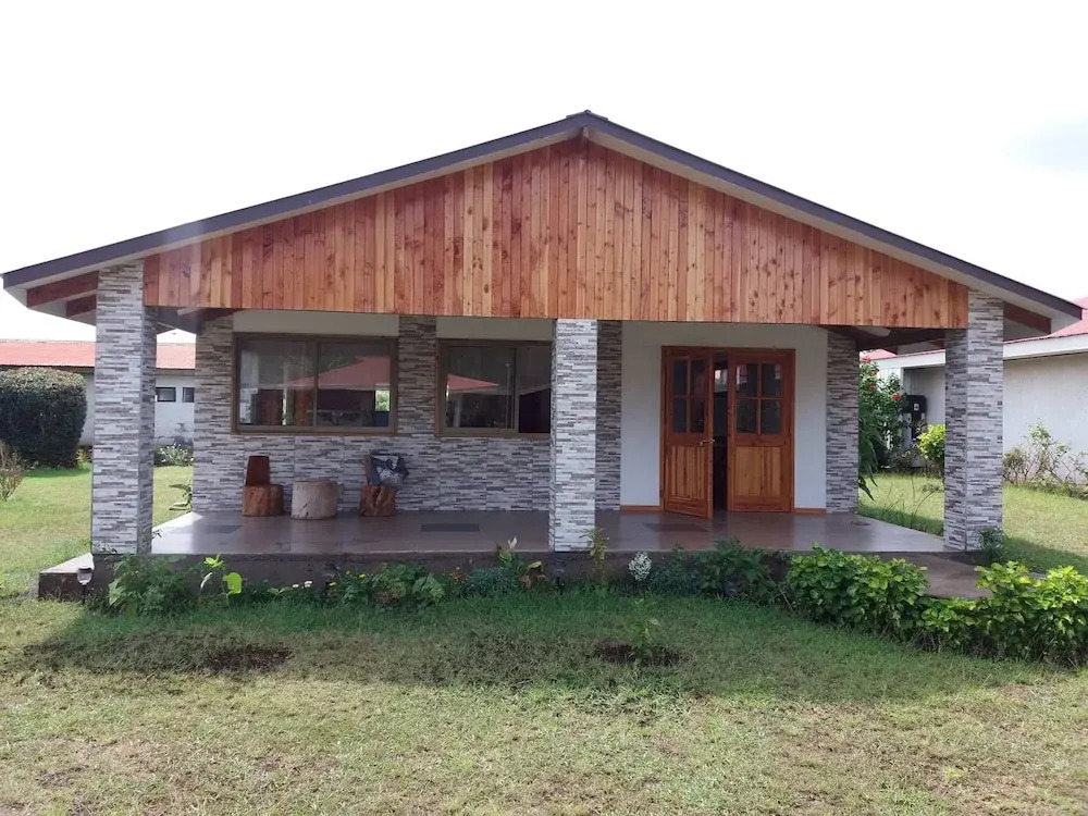 Manureva Nui Eco Lodge