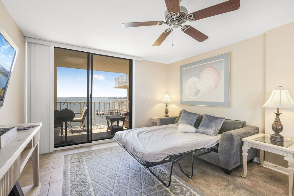 Compass Point 201 Pet-friendly for fee Boat Ramp