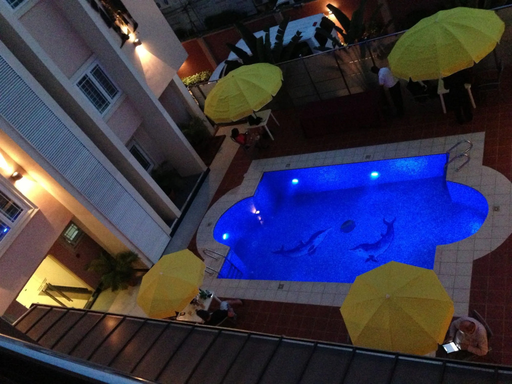 GrandBee Suites