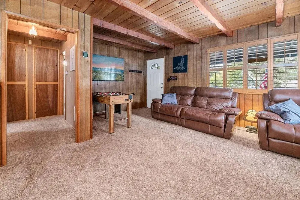 Jaybird'S Cabin