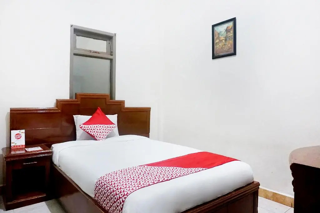 OYO 627 Tirta Kencana Syariah