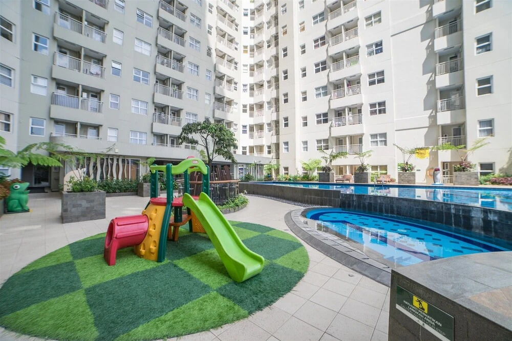 Higher Floor 2Br Apartment With Exotic View At Parahyangan Residence