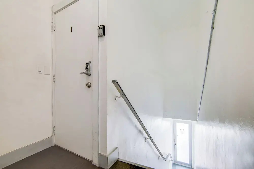 Cozy South Beach 1BR Apt Near Beach and Ocean Drive