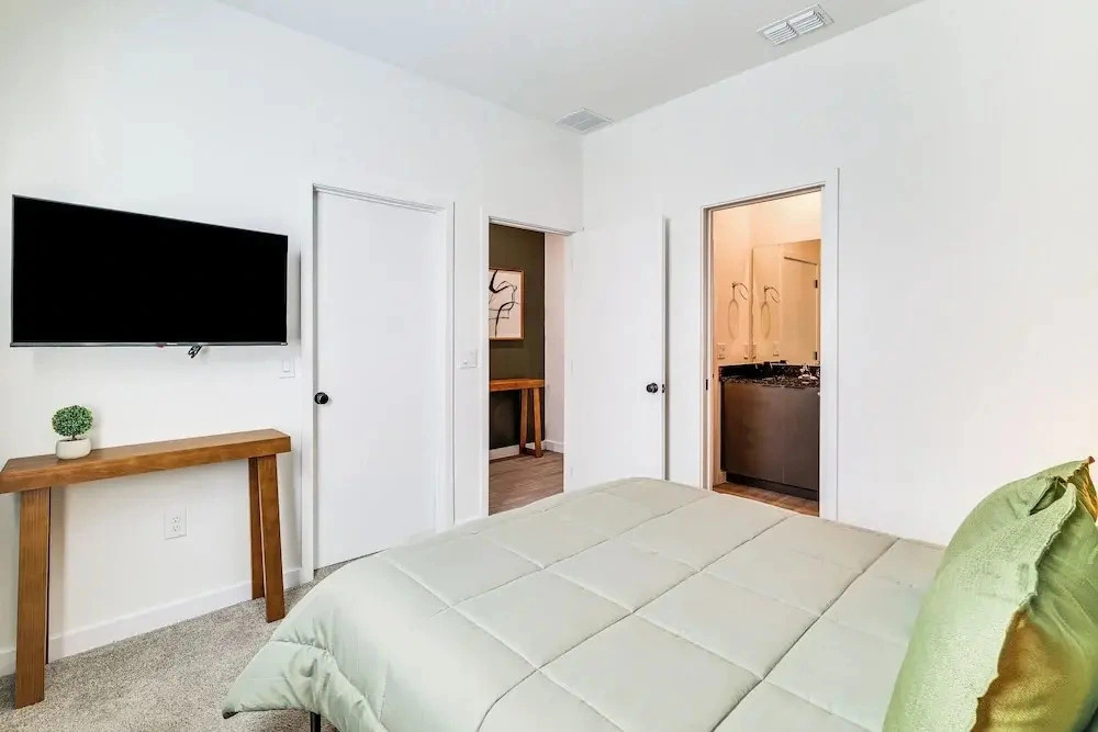 4 Mi to Disney! Pet-friendly Home w/ Pool Access
