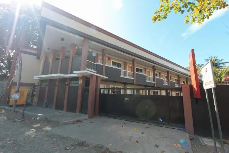 RedDoorz Plus near Lapasan Plaza Cagayan de Oro