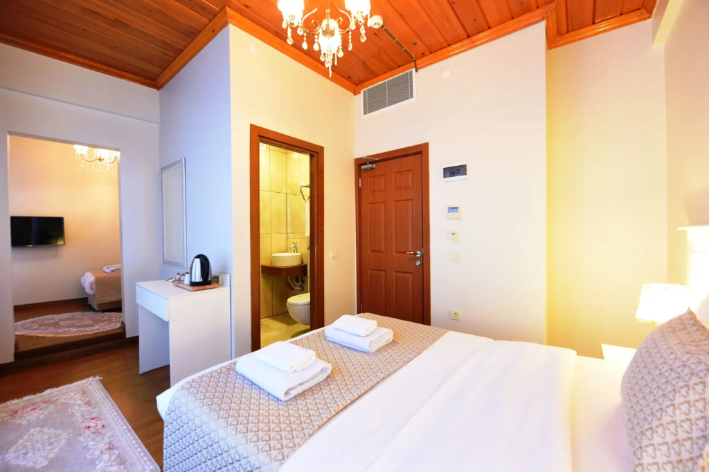 Elyka Hotel