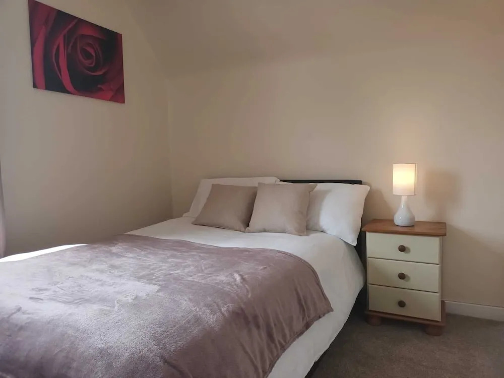 House-3br-garden-parking-near Inverness Castle