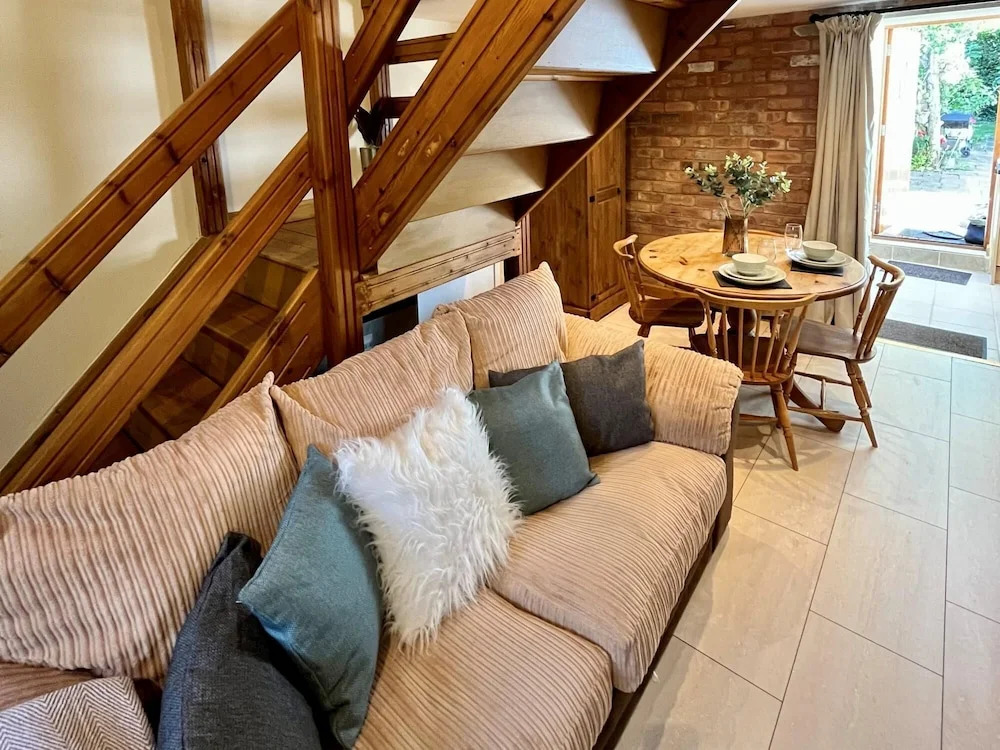Character 1 Bedroom House With Parking