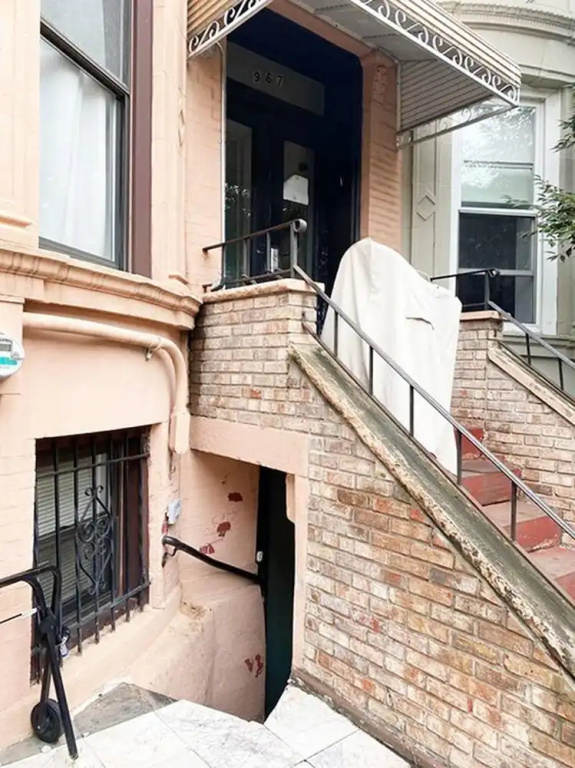 Fun and Simple 1 Bedroom Unit