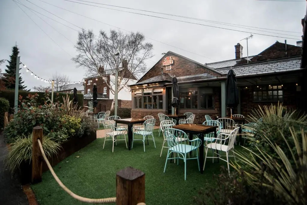 Cat & Lion Country Pub and Hotel