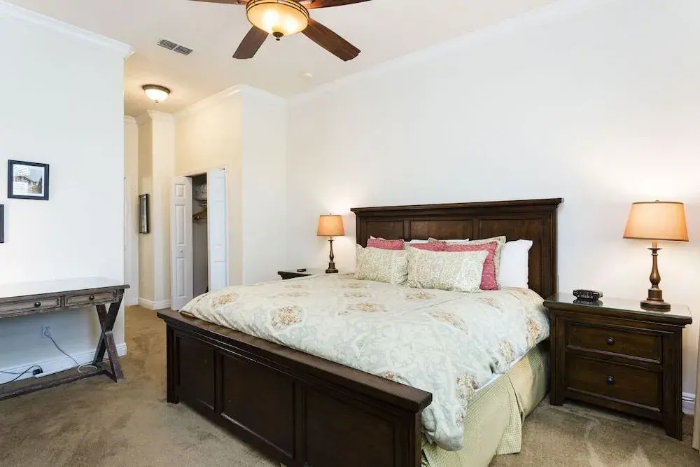 3 Bed Reunion Home w/ South Facing Pool by RedAwning