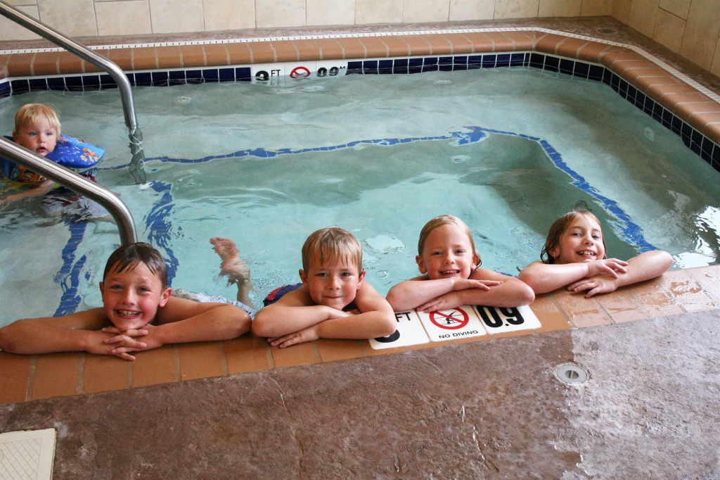 Expressway Suites Fargo