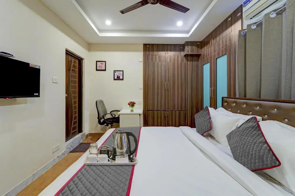 OYO Townhouse 1090 G Silver Nungambakkam