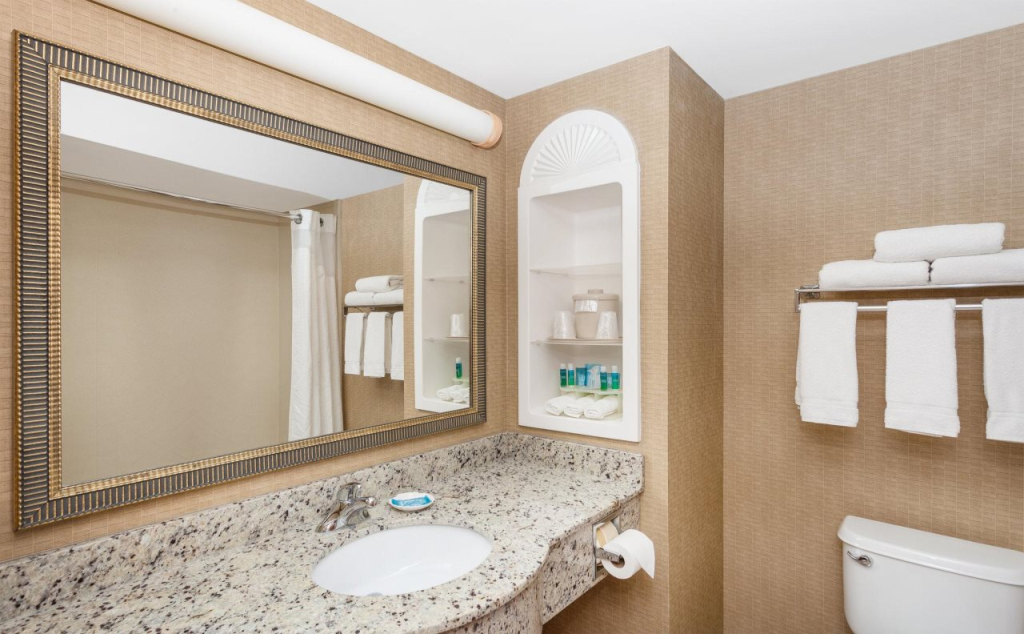 Holiday Inn Express Hotel & Suites Seabrook by IHG