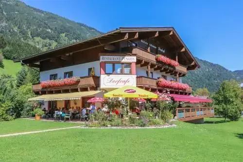 Hotel Dorfcafe Unken