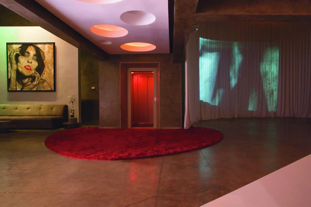 Crystal Hotel