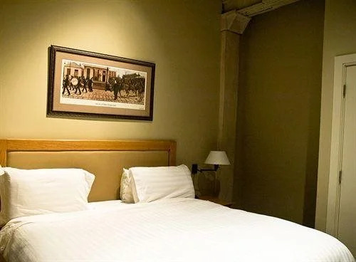 Jelly Roll Executive Suites