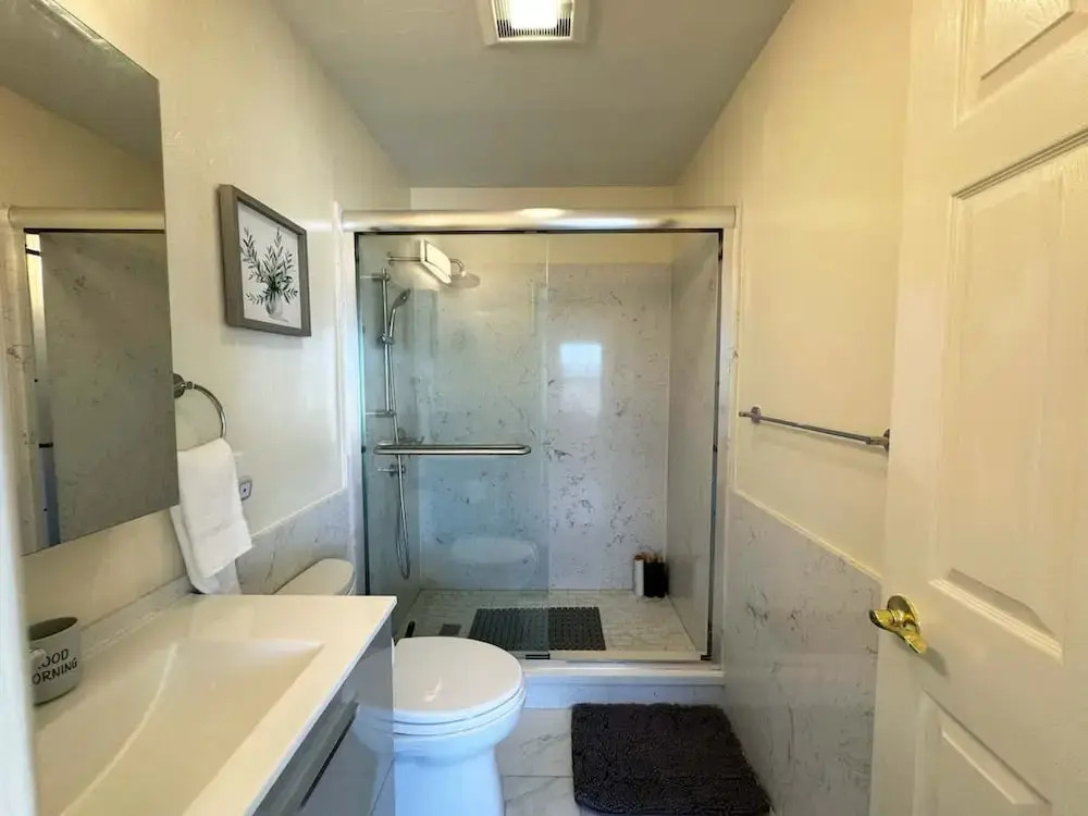 South SF Spacious Entire Unit With 3brs 3bth on 2F