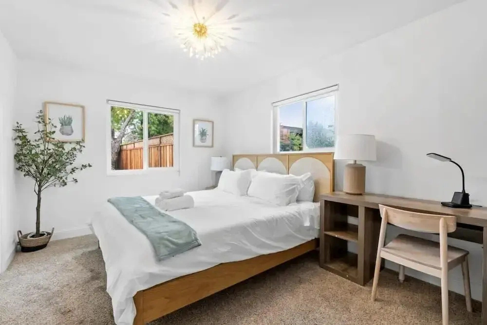 Marbella Lane - Modern 3broasis in Siliconvalley