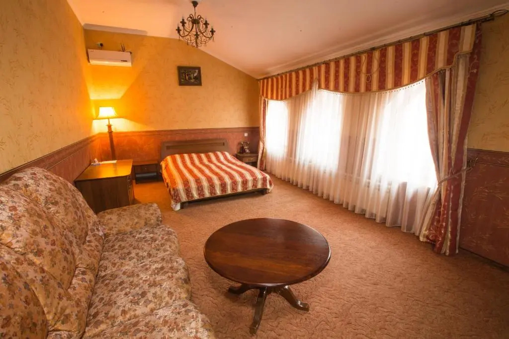 Отель Magnat Lux