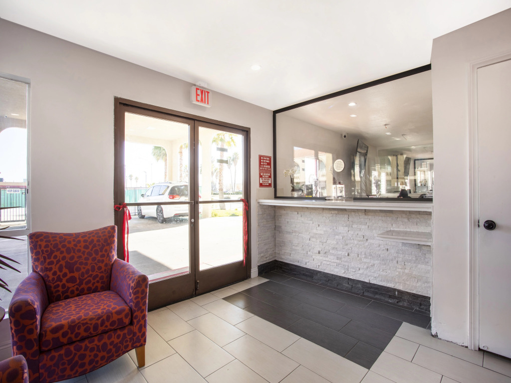Oyo Hotel Palmdale Antelope V