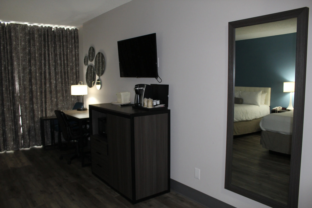 SureStay Plus by Best Western Windsor