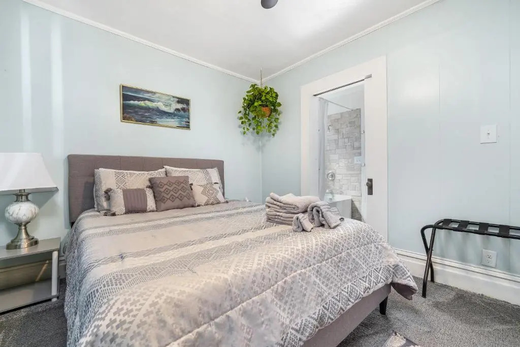 Cutest Nibley Park Bungalow