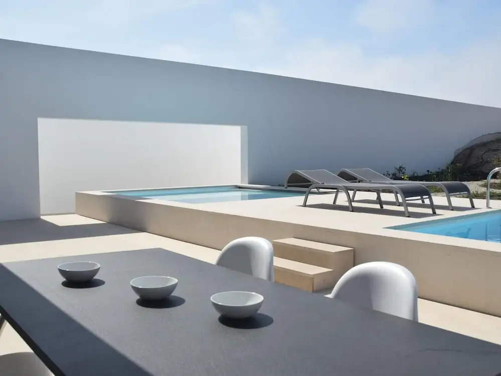Morden Archictectural Villa In Lisbon