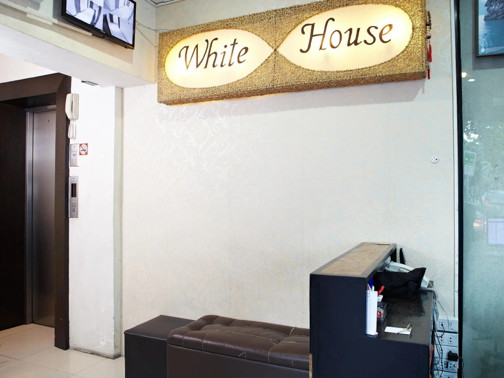 White House Asoke Sukhumvit 18