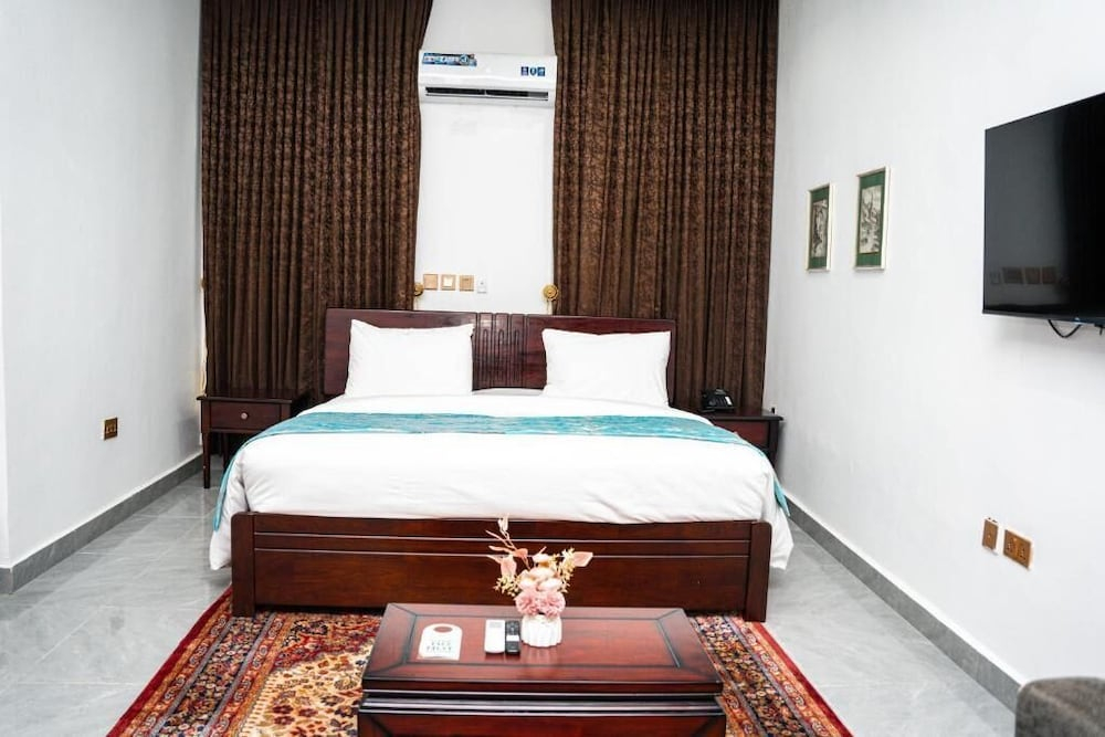 Stay AT Margarets Serviced Apartment