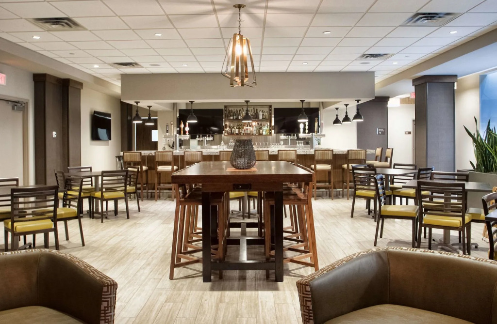 Embassy Suites by Hilton Minneapolis Bloomington Edina