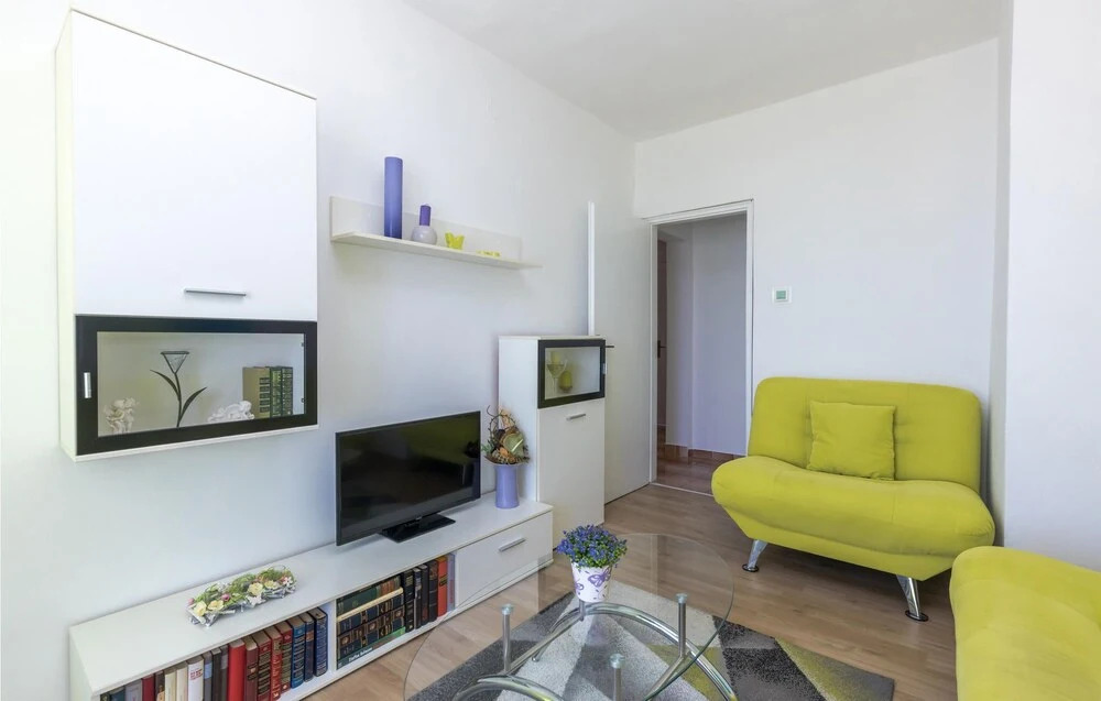 Nice Home in Novi Vinodolski With Wifi and 4 Bedrooms