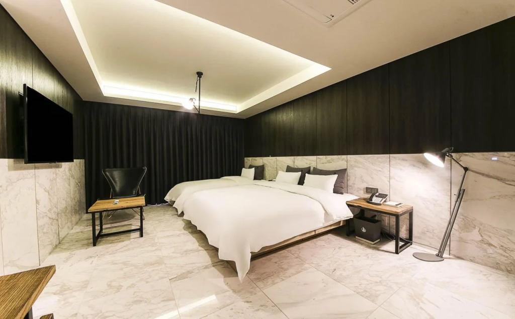 Yeoubi Hotel