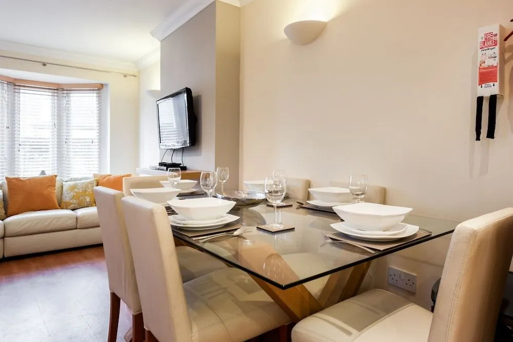 Magnolia House - Beautiful Townhouse in Old Town Poole