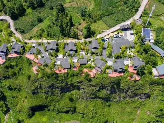 Tengchong Ginkgo Town Mid-Levels Cliff Hotel