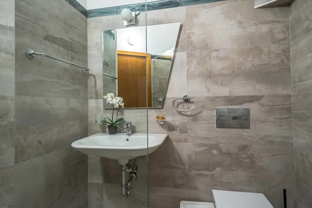 FM Luxury 2-BDR Apartment - 5th Avenue