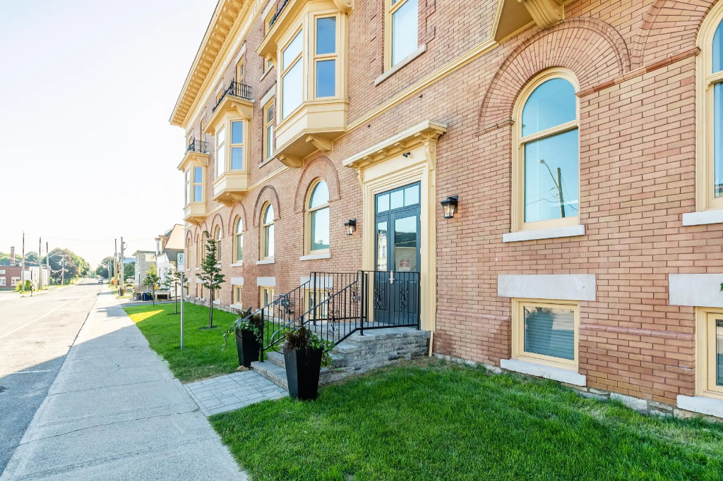 Luxury Rideau Apartments by Simply Comfort