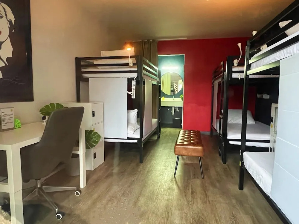 Bposhtels Houston