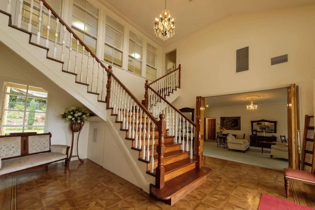 Montfort Manor