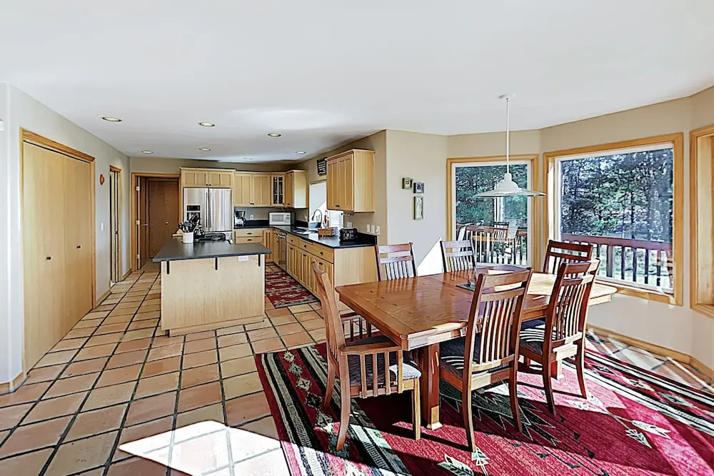 New Listing! All-suite Riverside Getaway W/ Dock 3 Bedroom Home