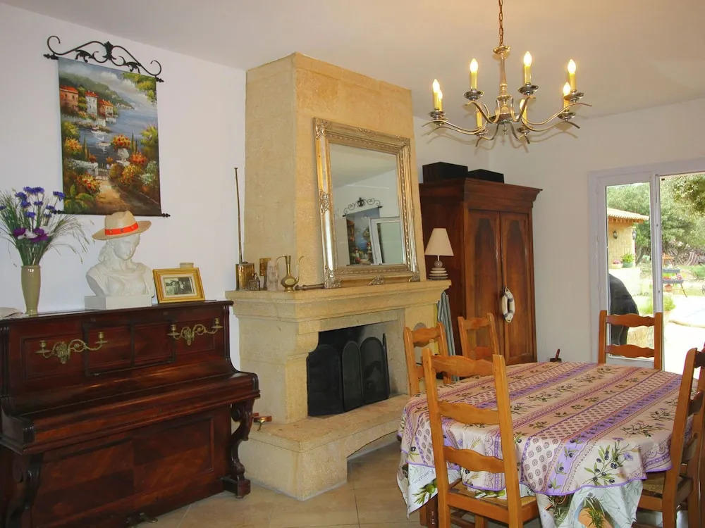 Attractive Holiday Home in Uchaux France With Private Pool